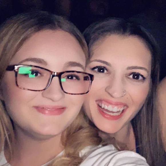 Meet your Posher, April - Picture 1 of 1